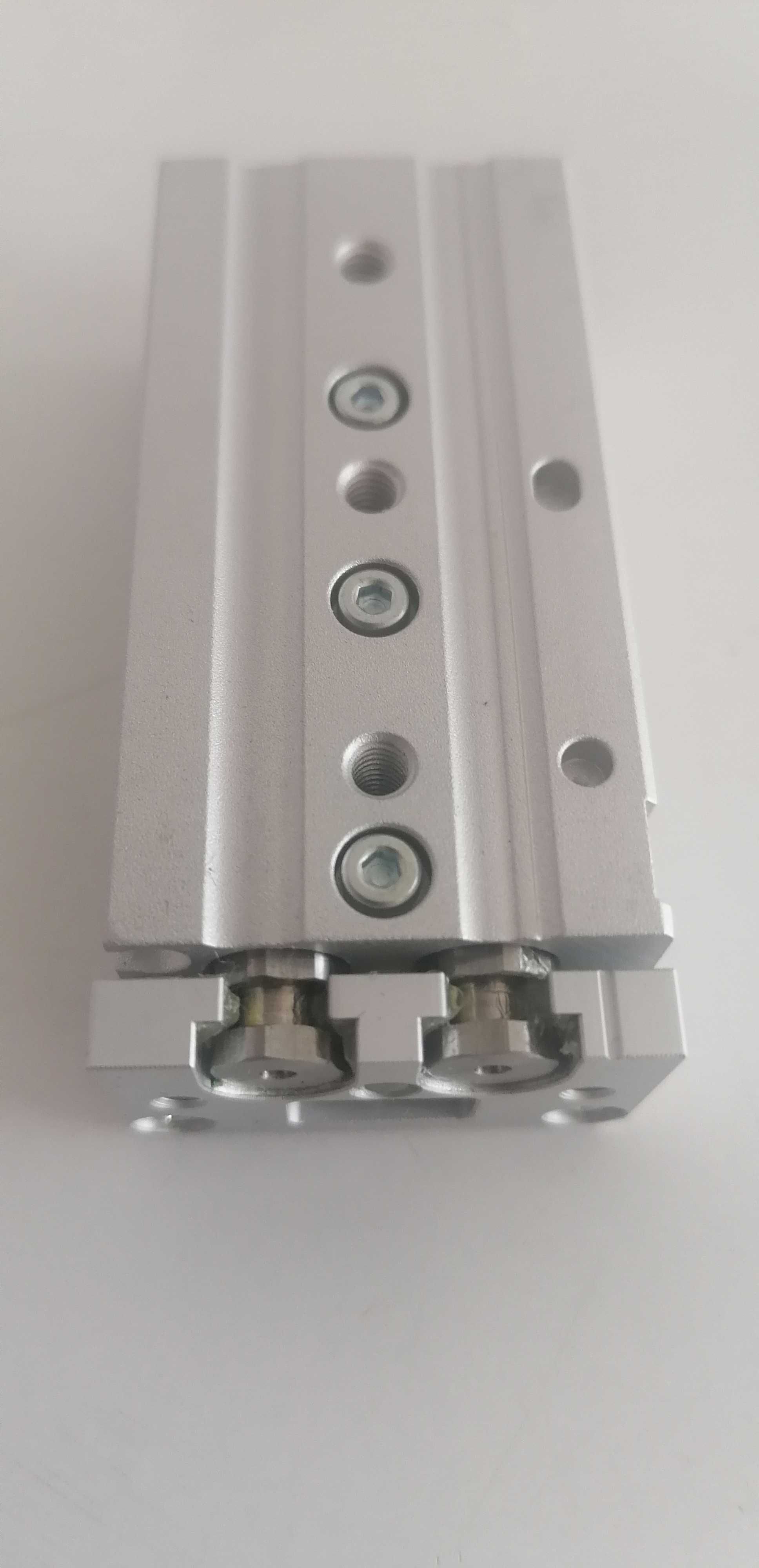 Cilindro Smc Pneumático de mesa linear MXS6-30.