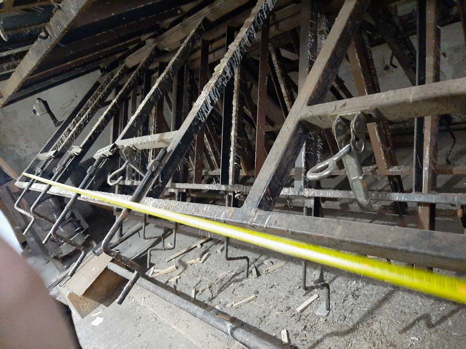 Prasa stolarska, 12 skrzydeł