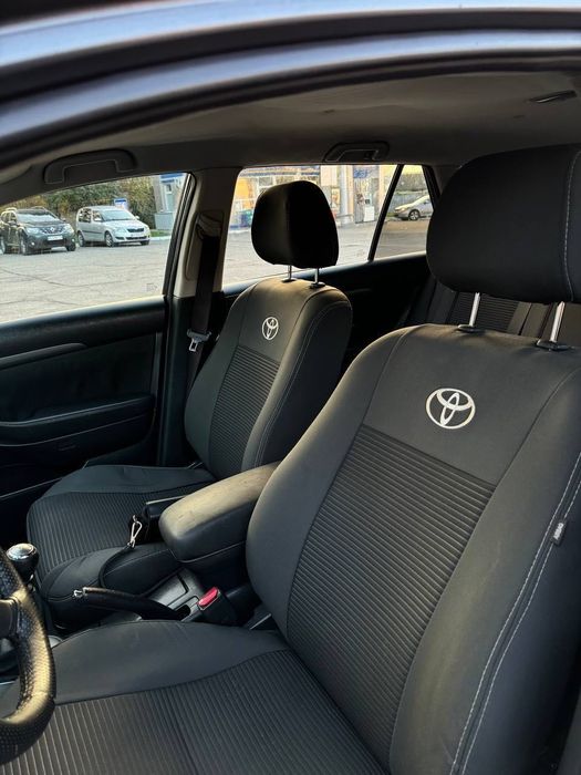 Toyota Avensis 2007 рік