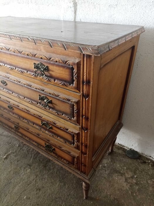 Cómoda em pinho 4 gavetas