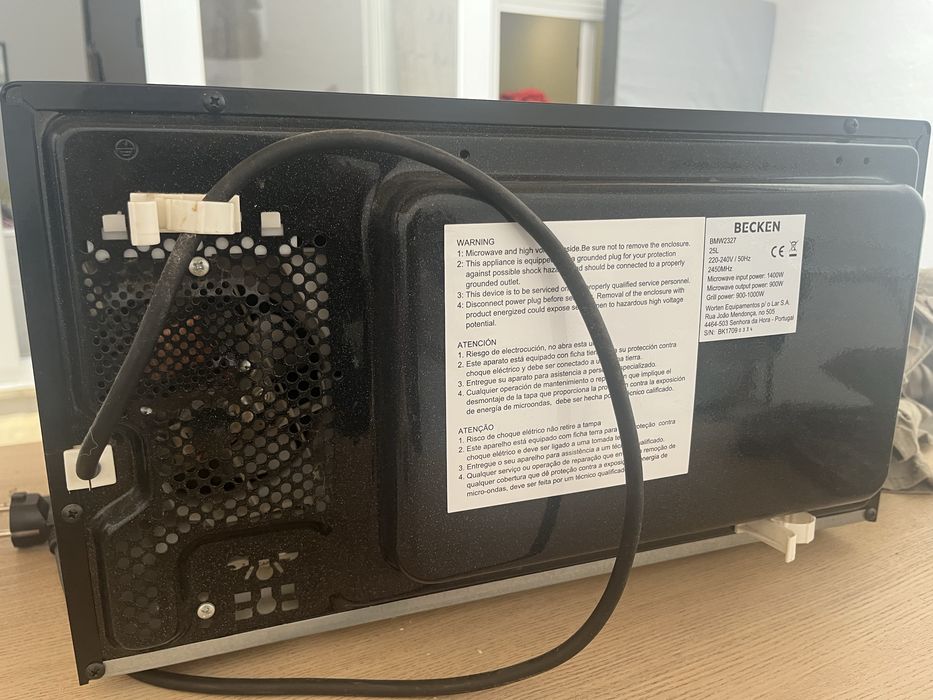 Micro-ondas Becken 28L com Grill – Excelente estado