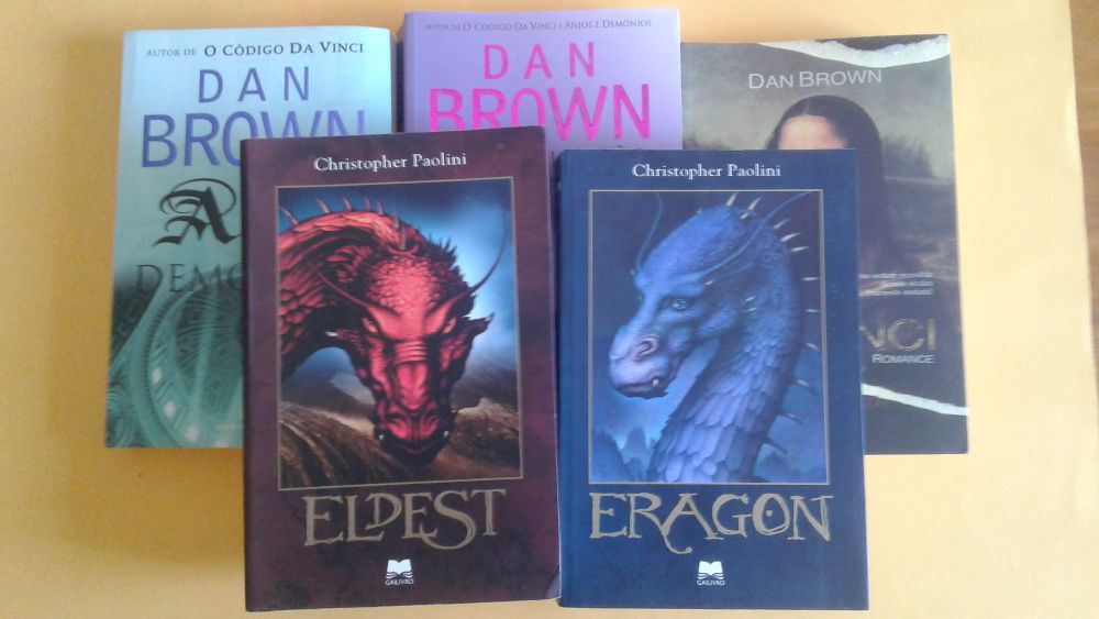 Livros de dan Brown e de Christopher Paolini