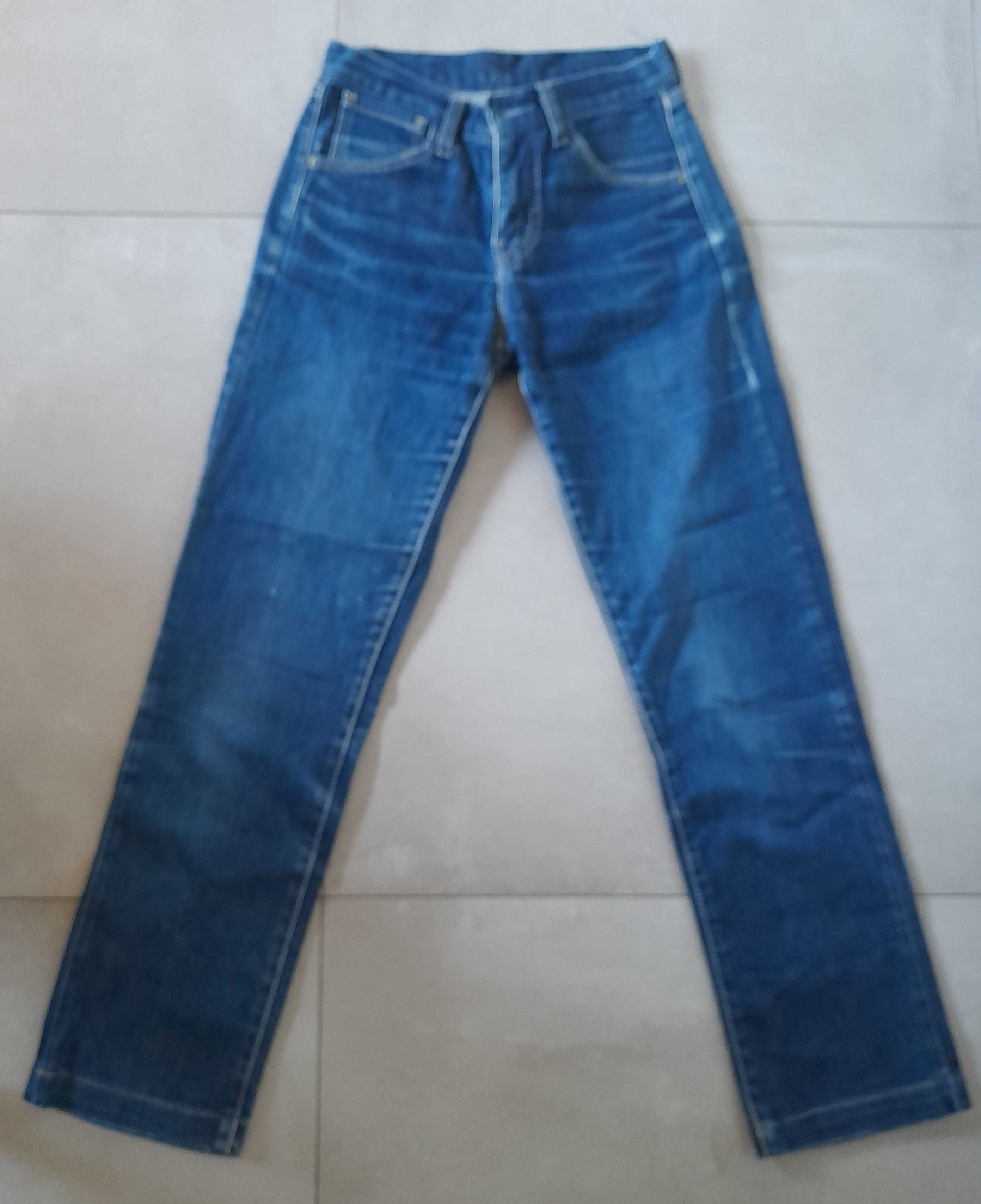 Calças Levis azuis