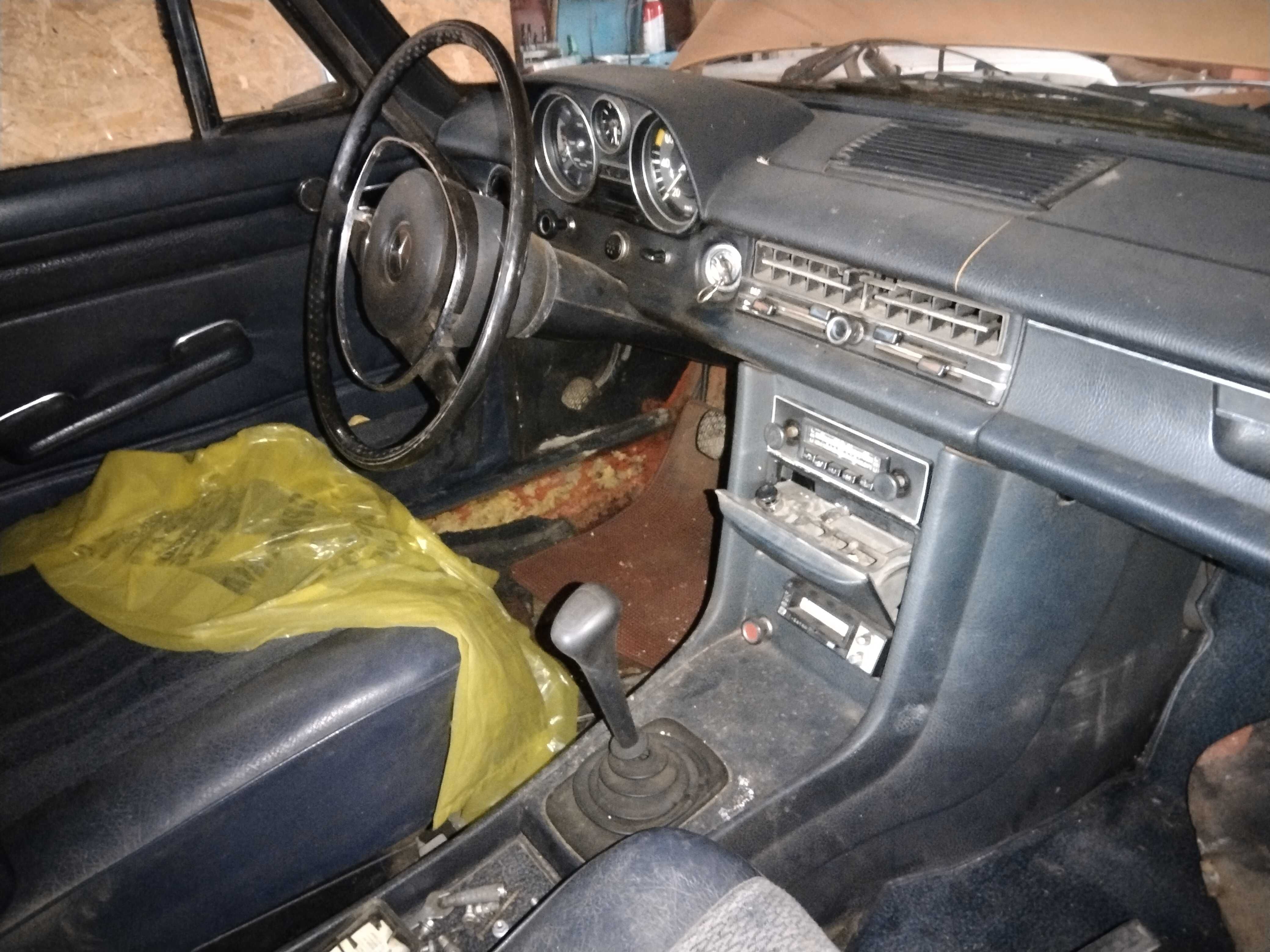 Części Mercedes W114 reperaturka