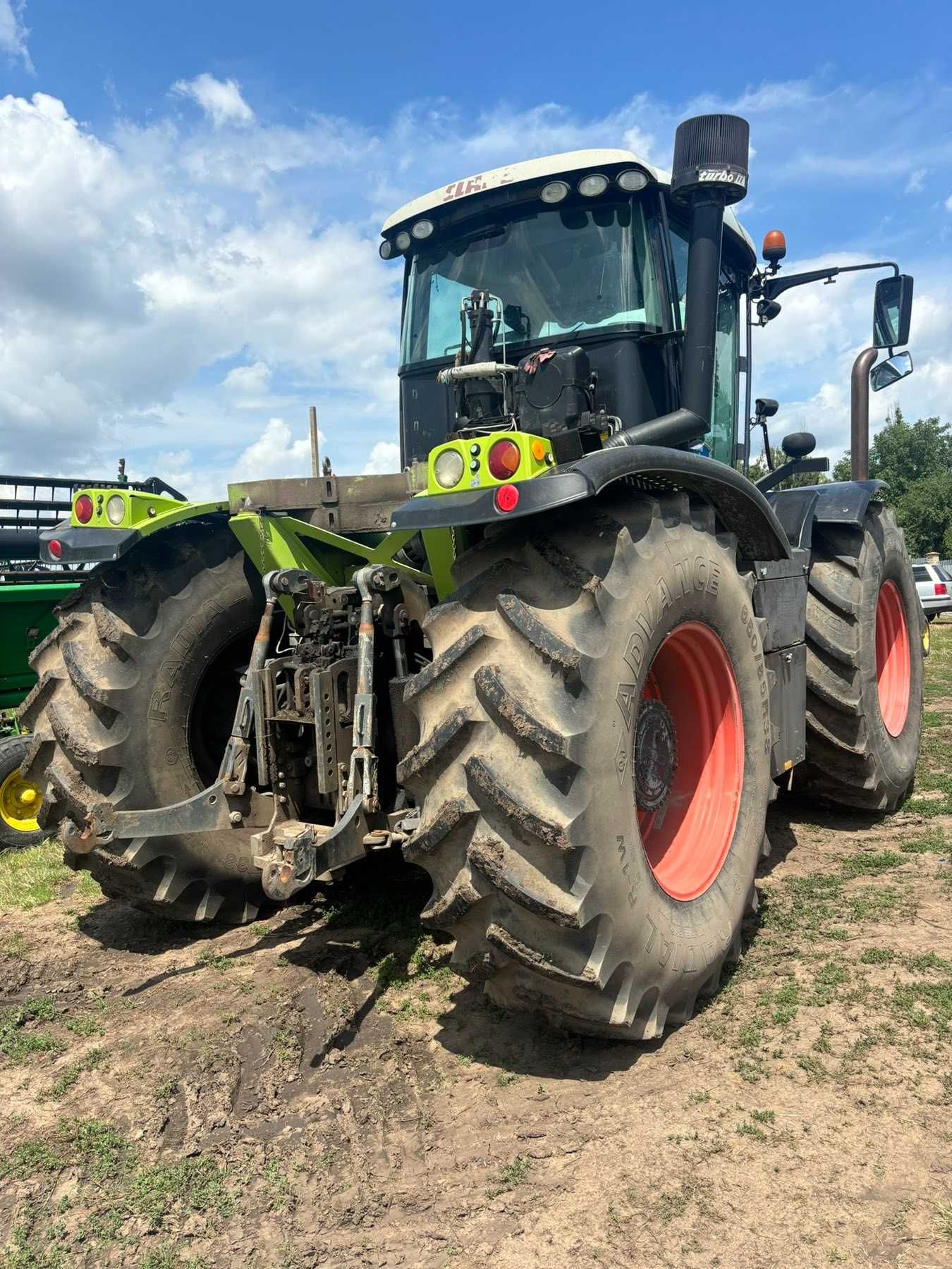 трактор CLAAS XERION 3800
