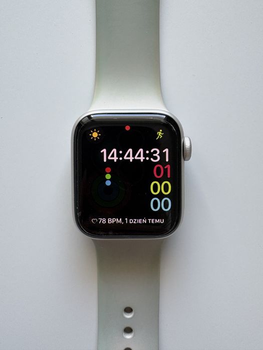 Apple Watch SE GPS (2 gen), koperta 40 mm księżycowa poświata