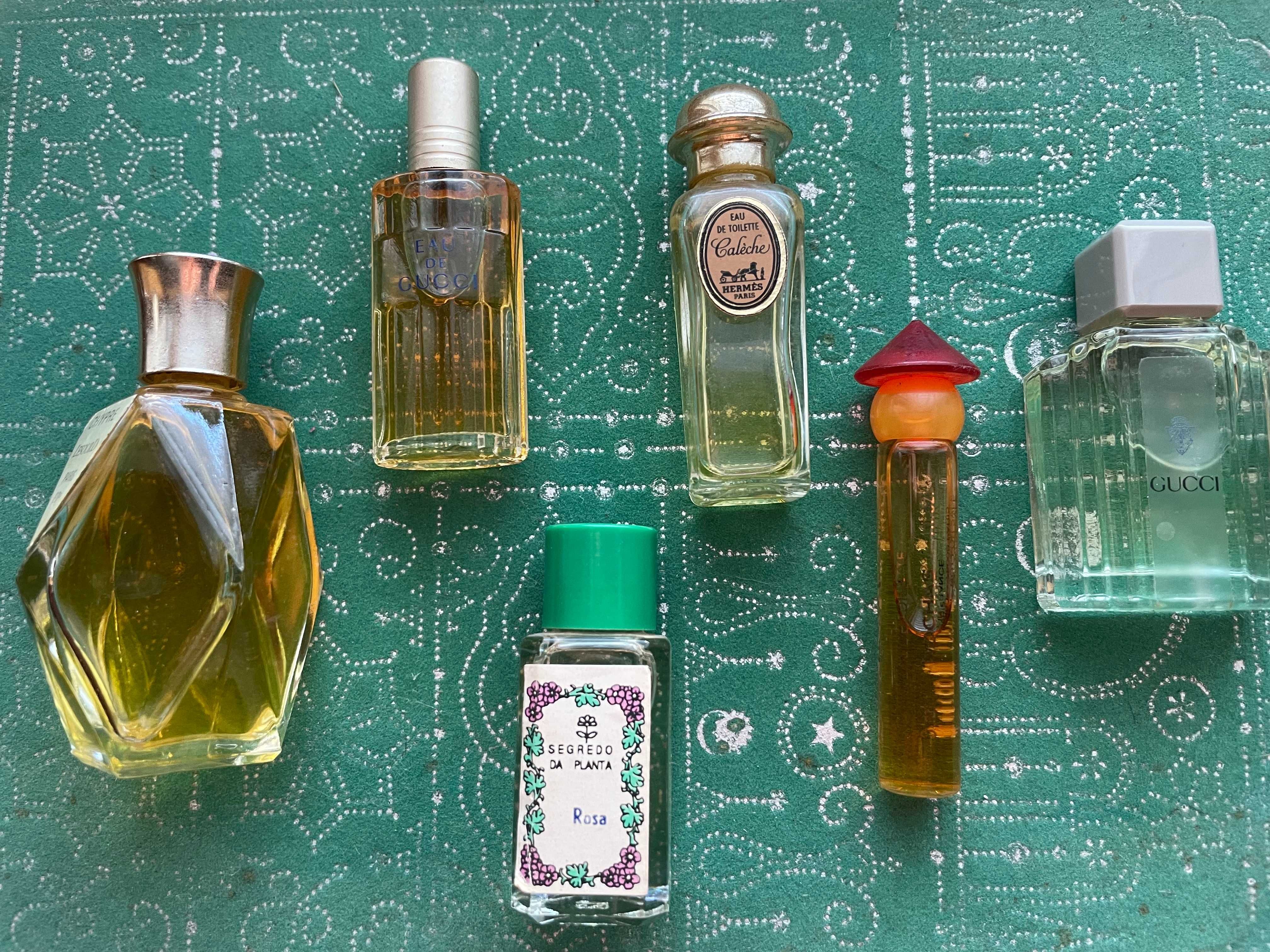 Coleção de miniaturas de perfumes