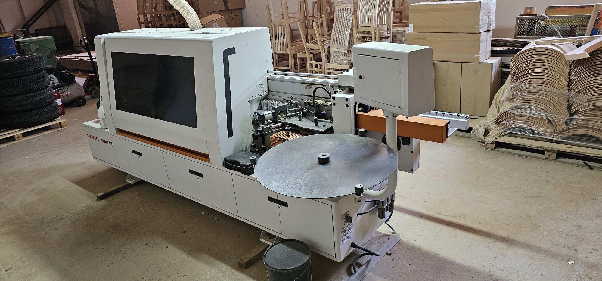 Автоматичний крайколичкувальний верстат WDX 323, стан як новий.