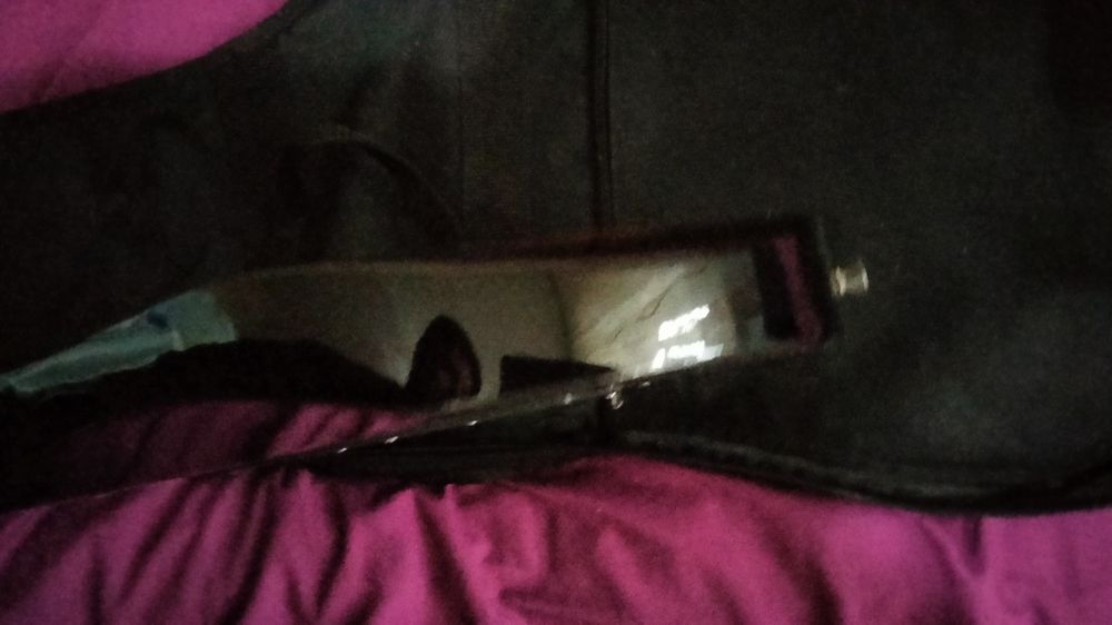 Электрогитара формы суперстрат