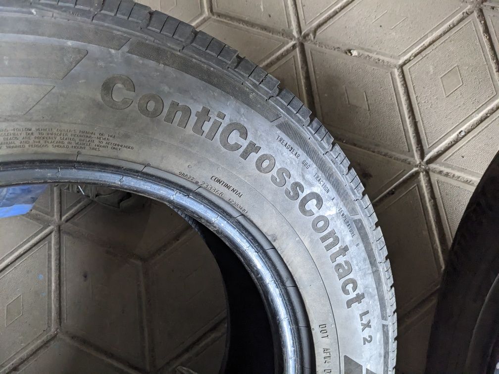 255/60R18 Continental M+S гарні шини