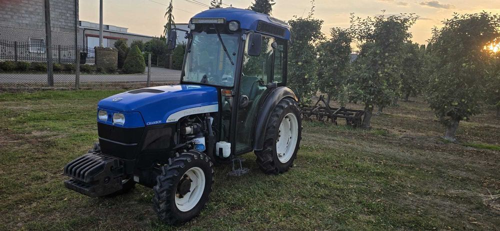 New holland sadowniczy