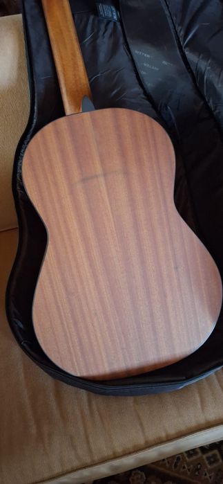 Guitarra 1/2 com saco Ritter