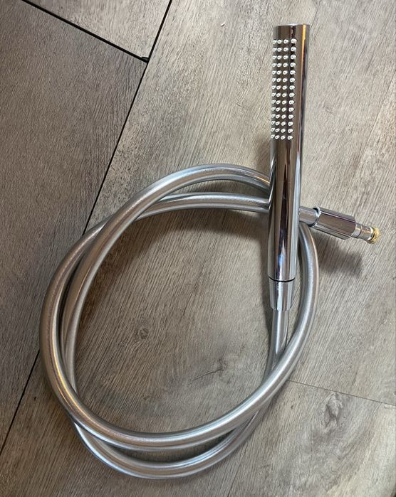 3 chuveiro de mão com mangueira flexível