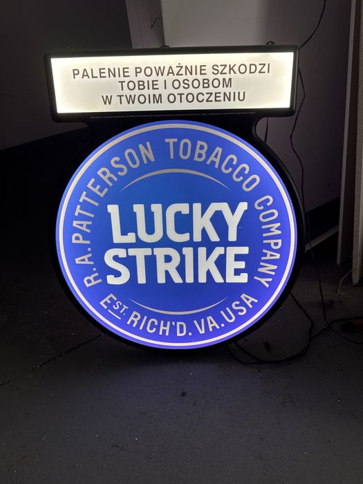 Neon reklama Lucky strike