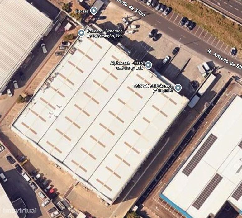 Armazém Industrial com Cais de Carga | Quinta Grande, Alfragide