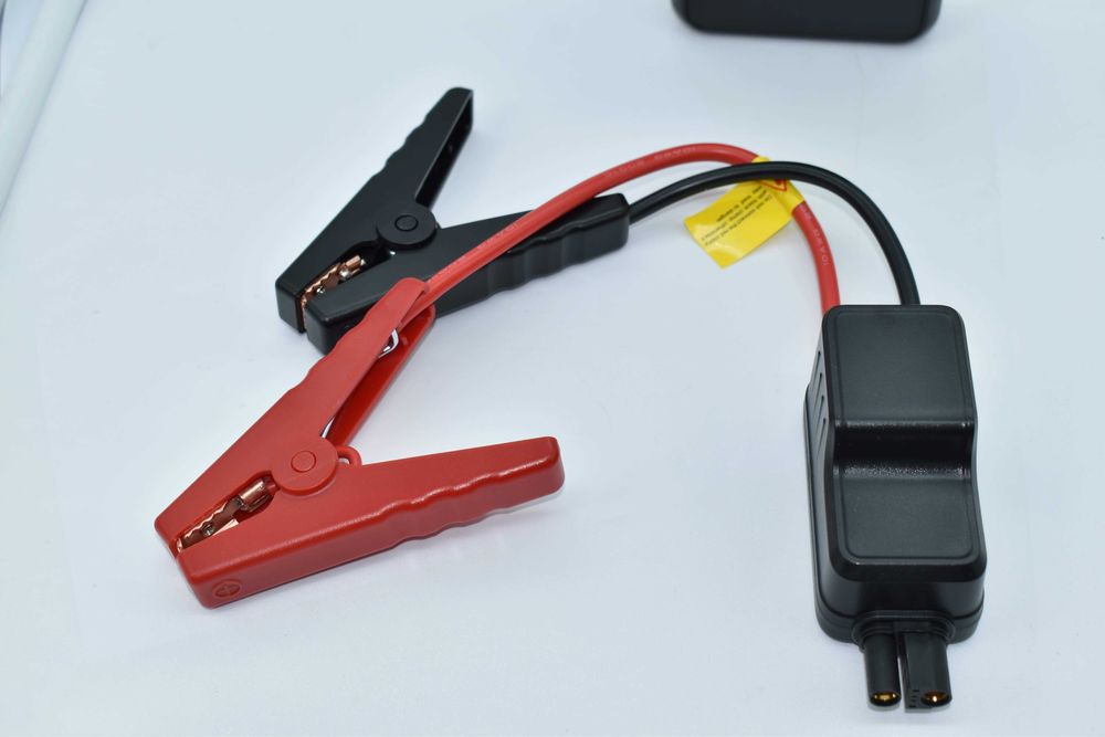 Arrancador Booster Jump Utrai para Carro de 1000A Powerbank de 8000mAh