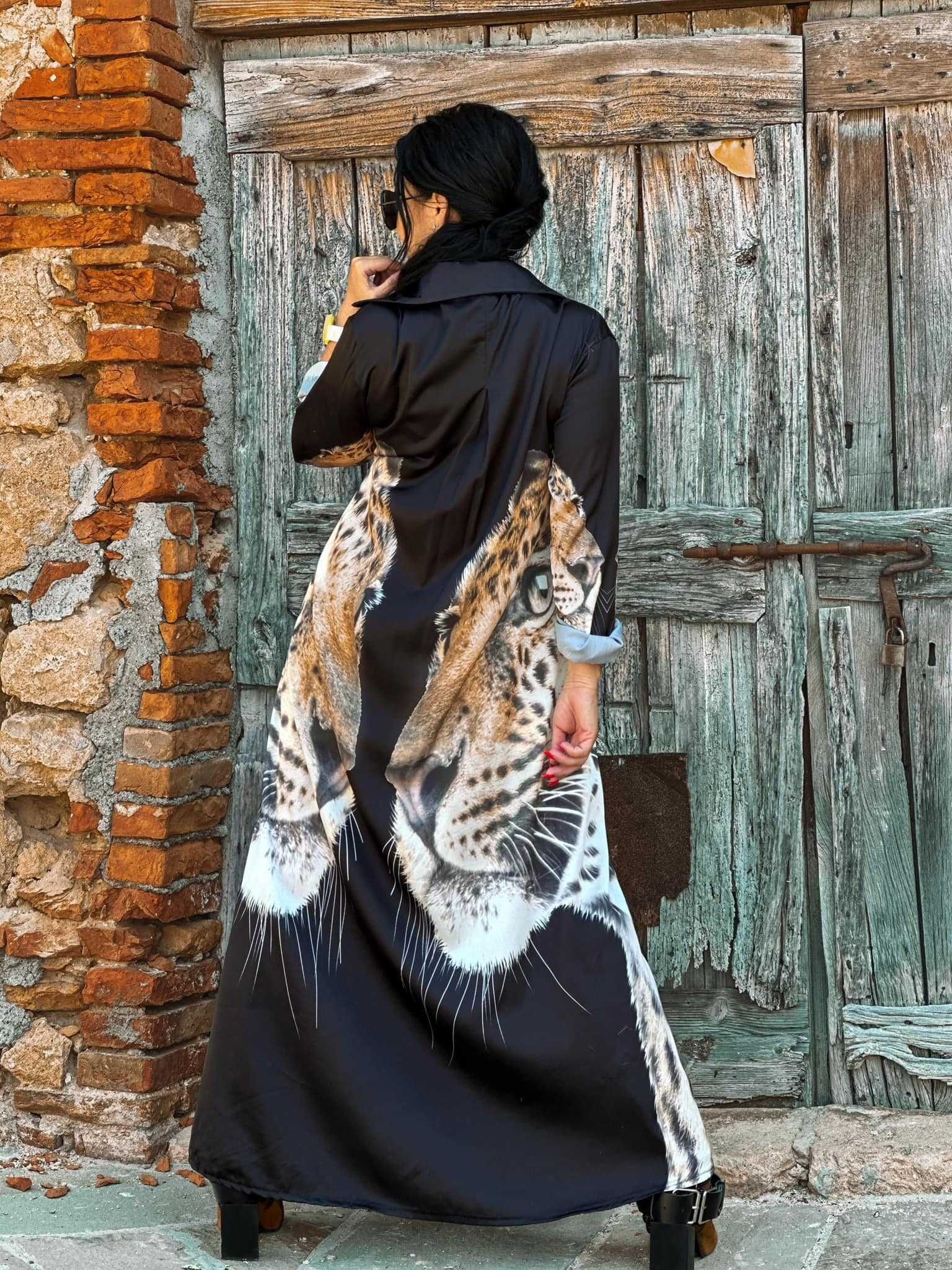 ZOCCO Koszulowa maxi sukienka z kieszeniami w zwierzęcy print