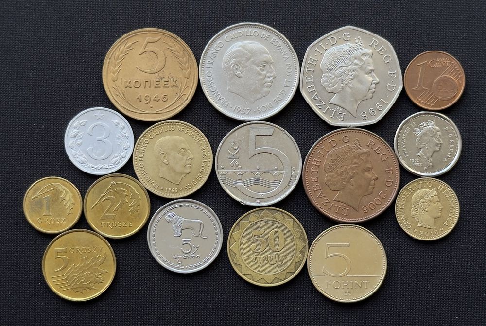 Набір іноземних монет 1946-2025 рр, 16 штук, без повторів