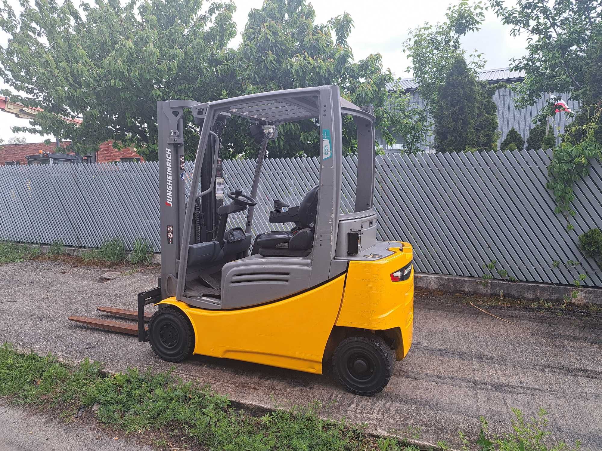 Wózek widłowy Jungheinrich EFG316  Bateria LI-ion.  8100mth.