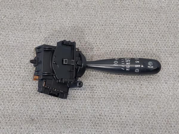 Conjunto / manetes de luzes e limpa vidros TOYOTA Yaris (_P1_)