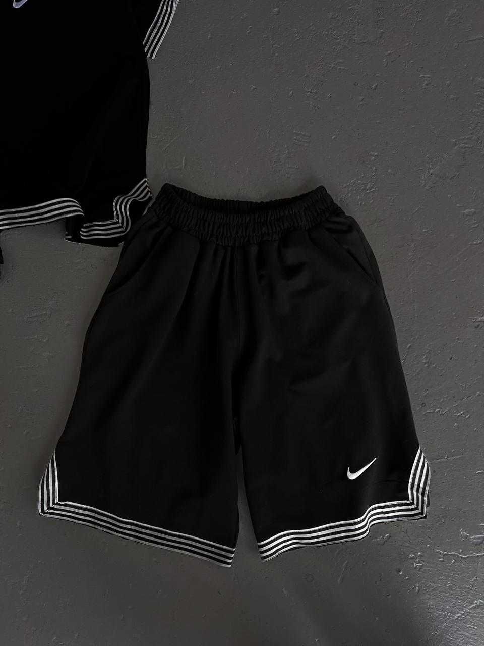 Чоловічі шорти Nike. black nike.