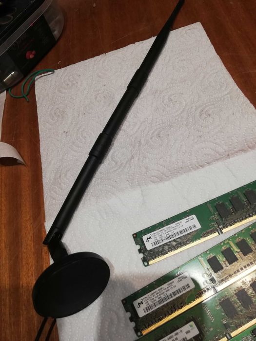 Części do komputera antena pamięć RAM DDR 4 GB