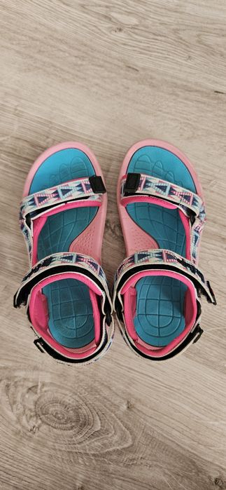 Sandały rozm. 32 dziewczęce
