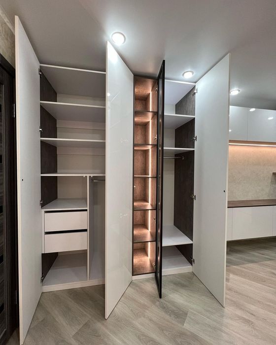 Меблі на замовлення Мебель на заказ  Кухня Шафа Шкаф купе