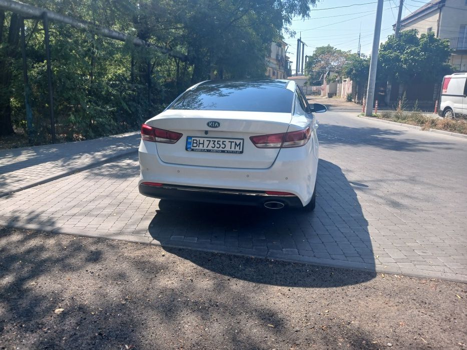 Автомобіль  киа  к5