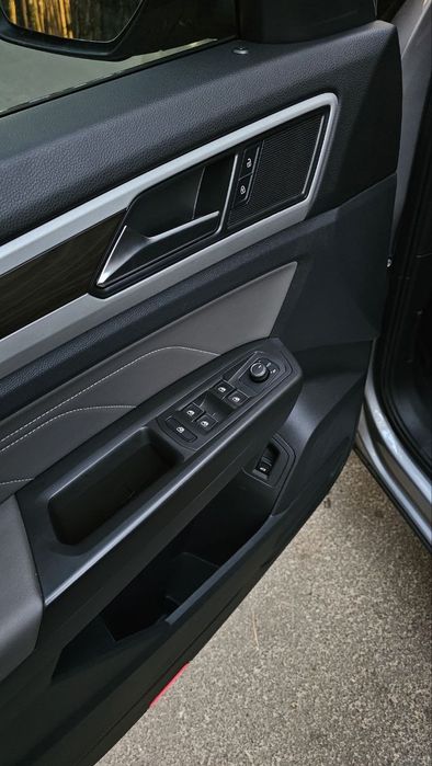 Продам авто VW Atlas 22