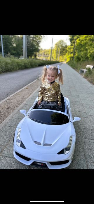 Dwumiejscowy samochód elektryczny