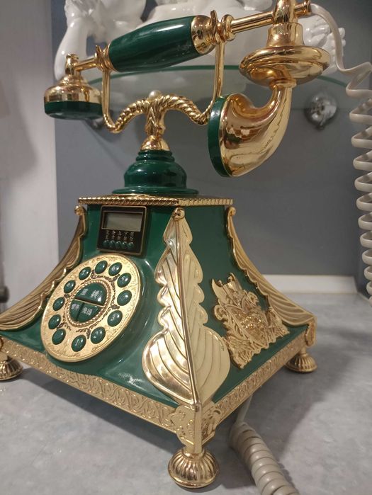 Ретро телефон антикварный