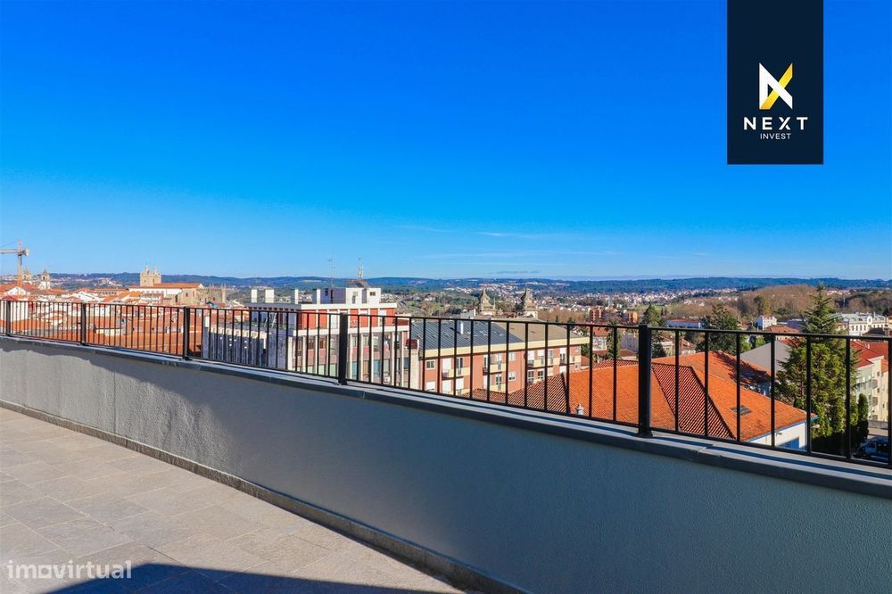 Cobertura T4 no Centro da Cidade com terraço e vistas deslumbrantes.