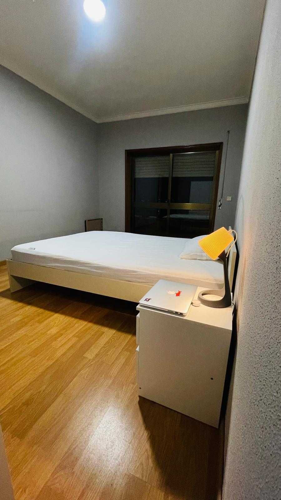 Aluga-se 1 Quartos Completos e Espaçosos para casal e estudantes
