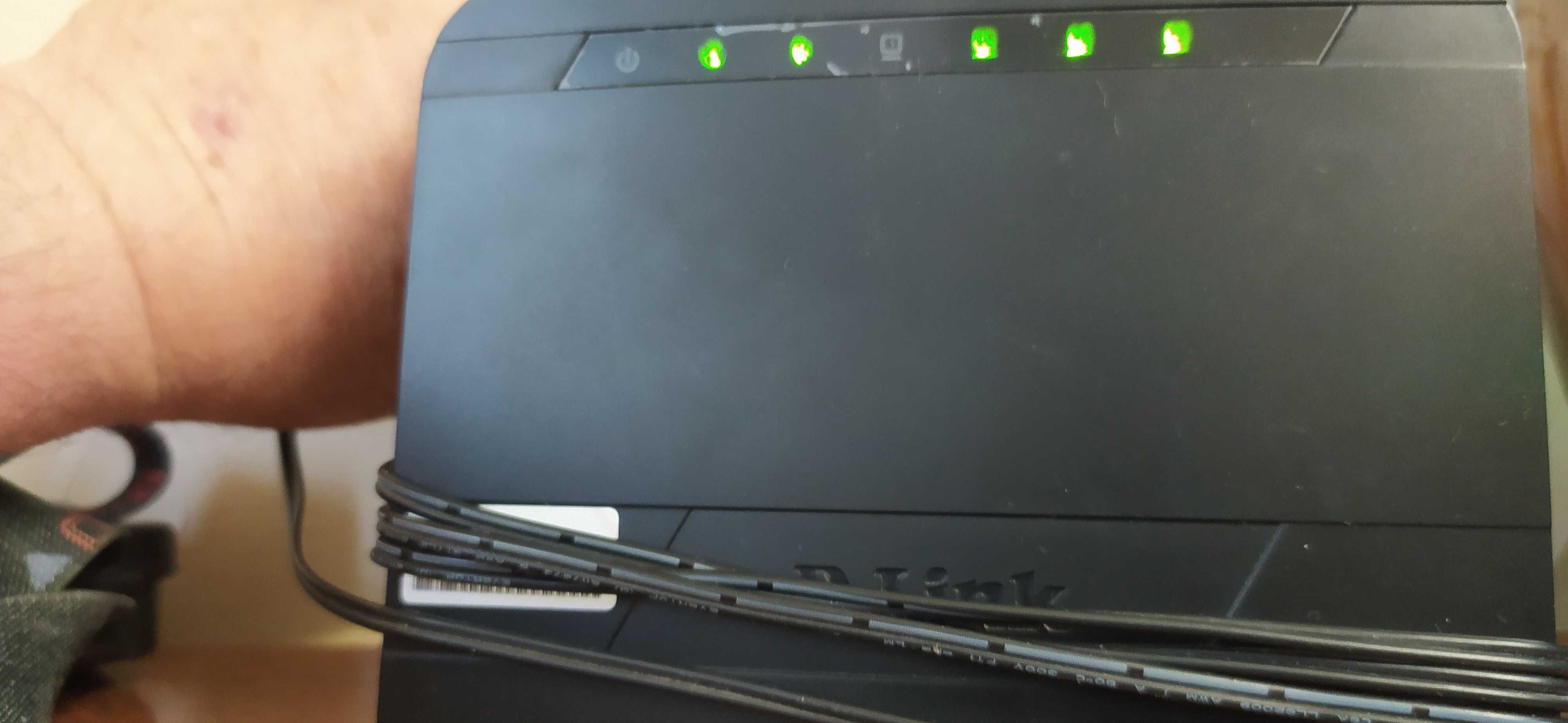 роутер D-Link DIR-300 и маршрутизаторTP-Link TL-SF1005D