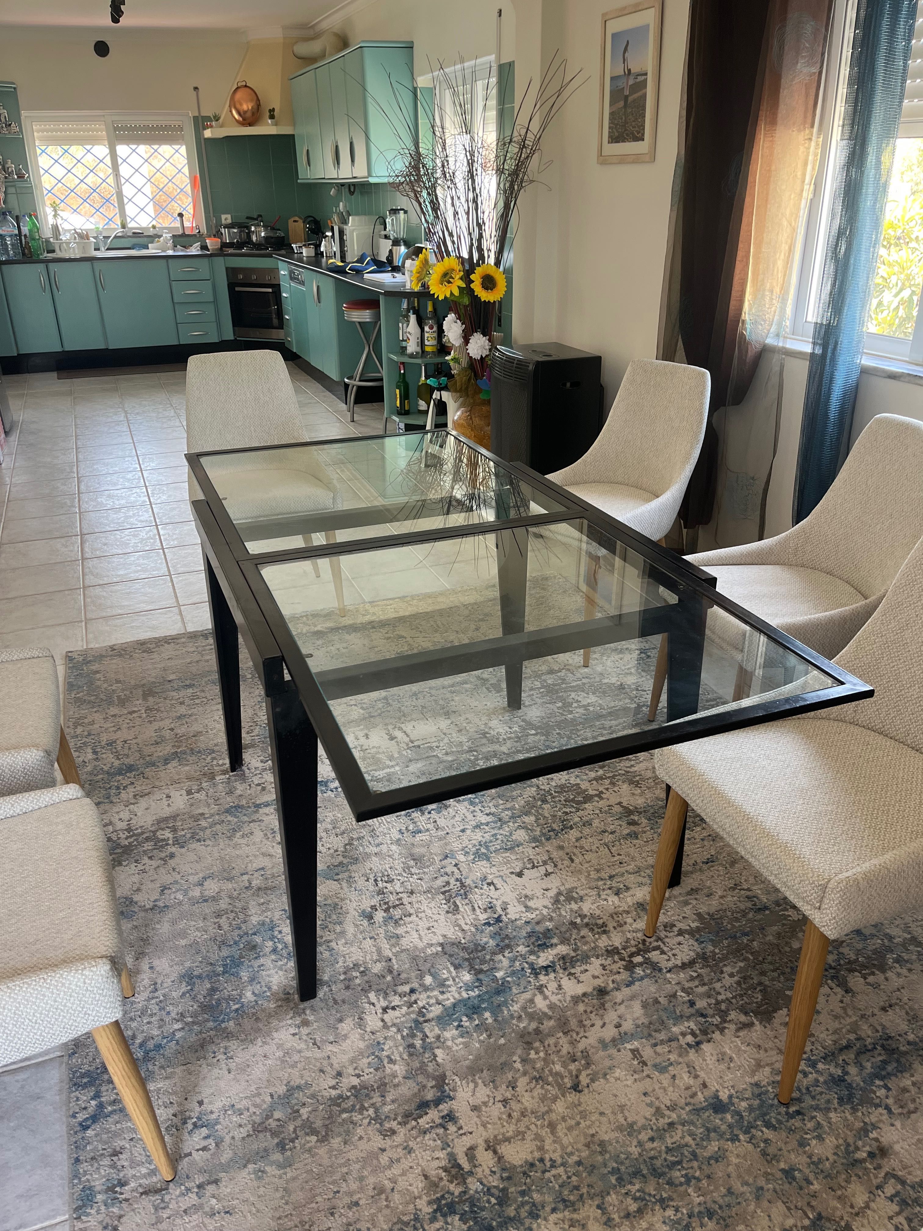 Vendo mesa de sala jantar semi nova