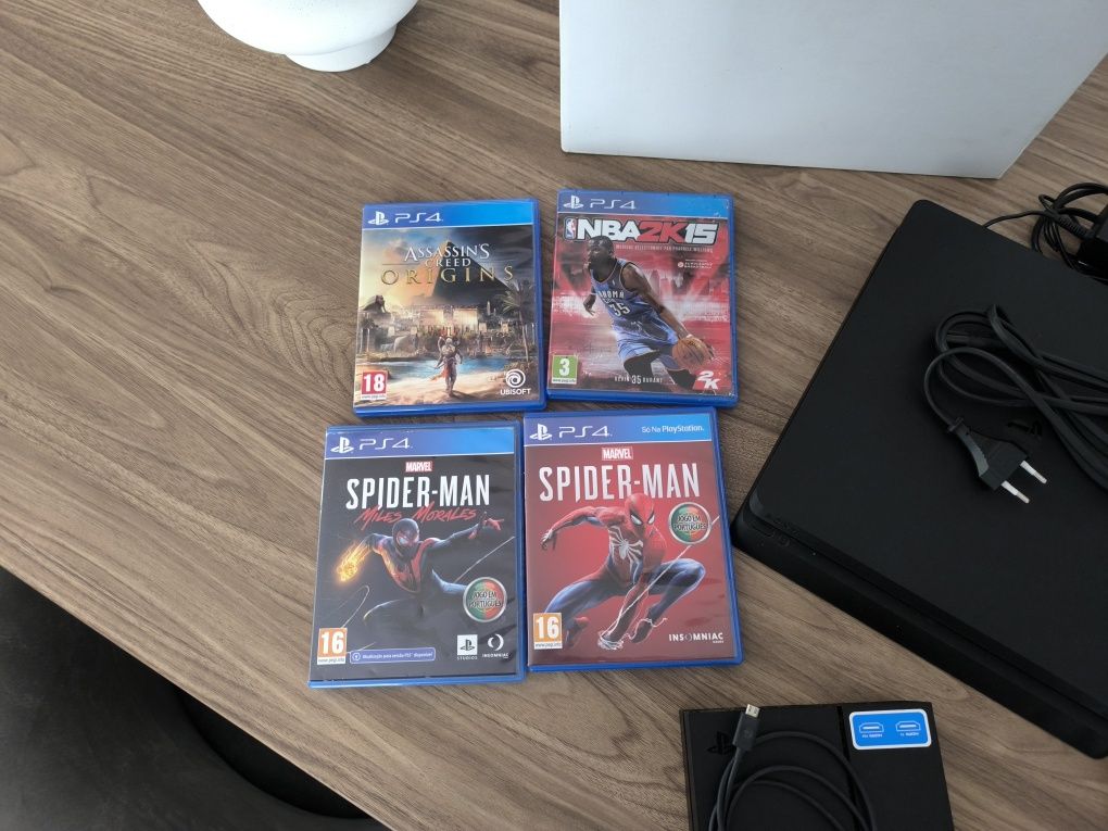 Playstation 4 Slim 500Gb + Óculos VR1 + 2 Comandos + 2 Move