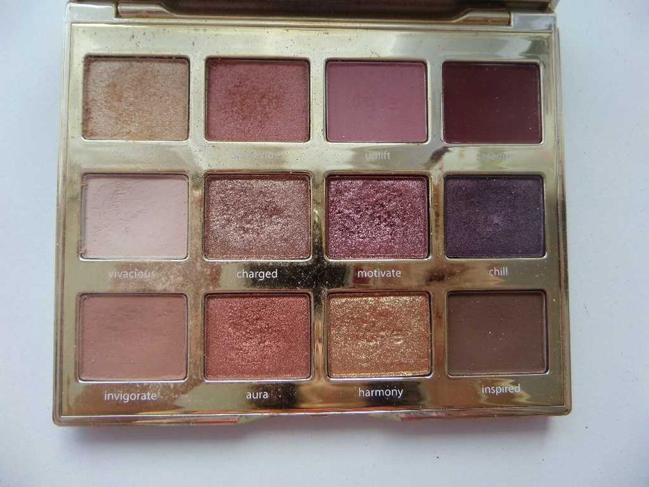 Tarte tartelette piękna paleta cieni