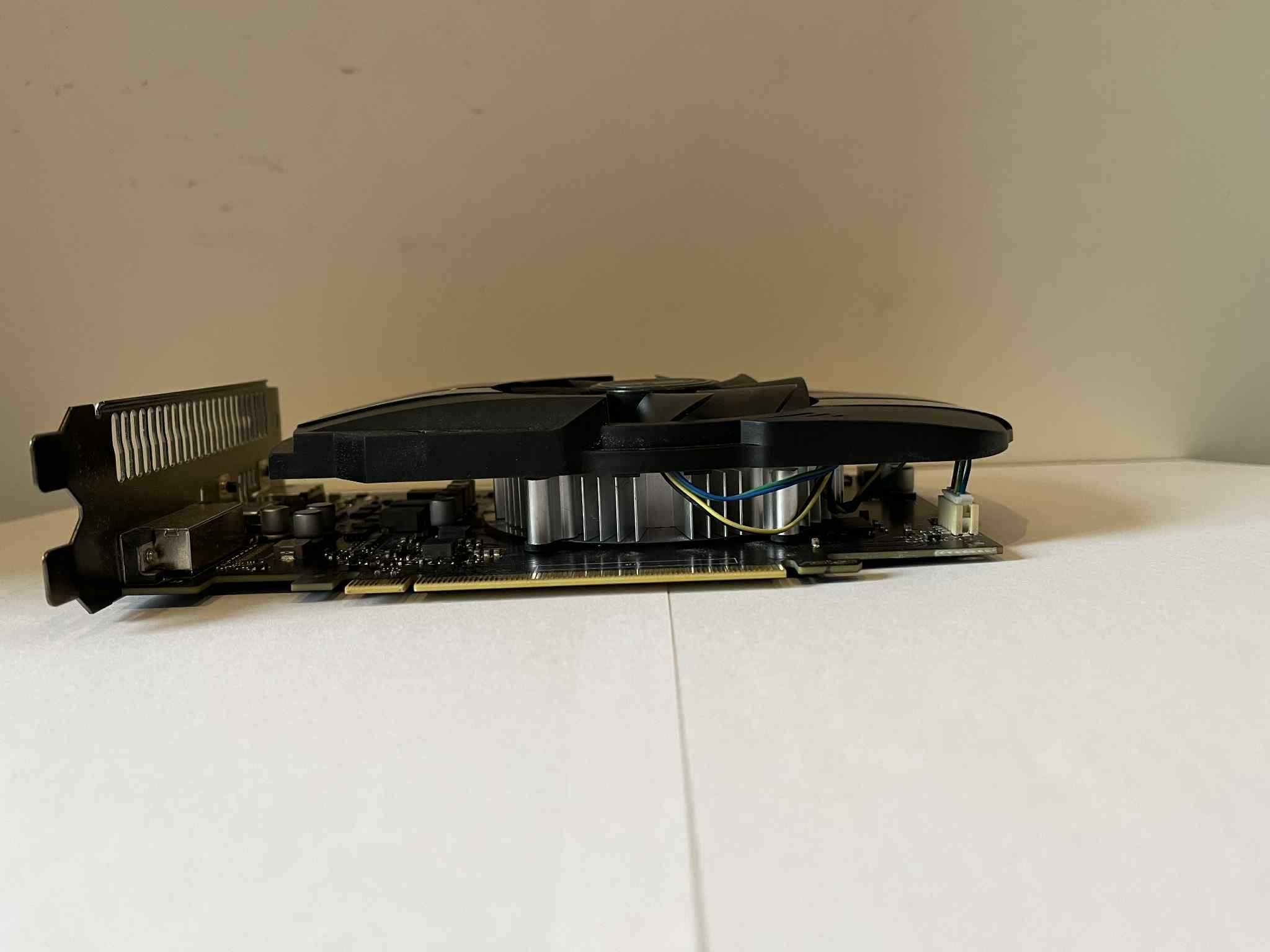 Karta graficzna ASUS GeForce GTX 1050 Ti 4GB GDDR5 STAN BARDZO DOBRY