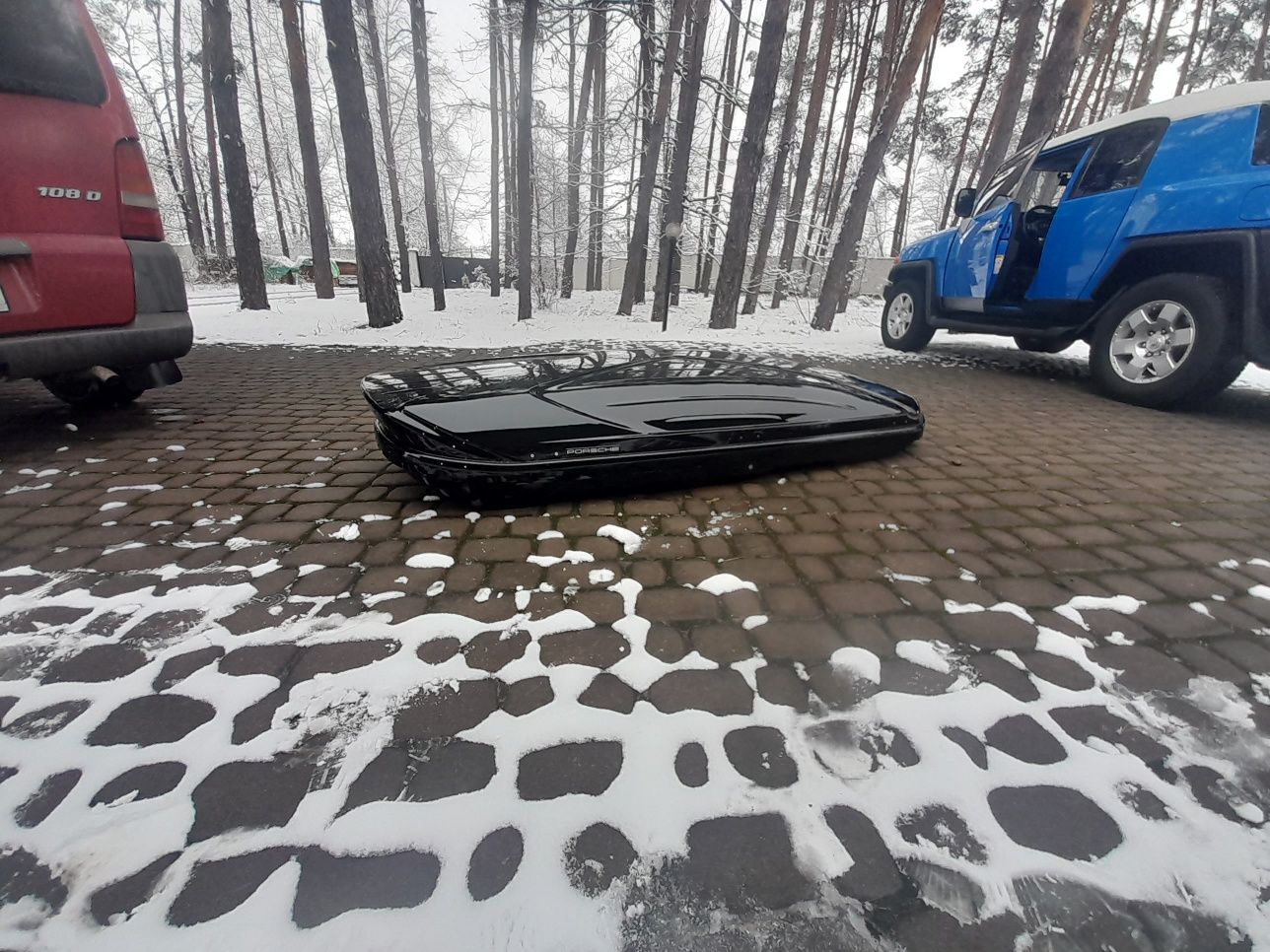 Продам бокс на кришу Porsche орігінал на дві сторони замок б.у