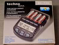 Ładowarka Technoline Bc 700