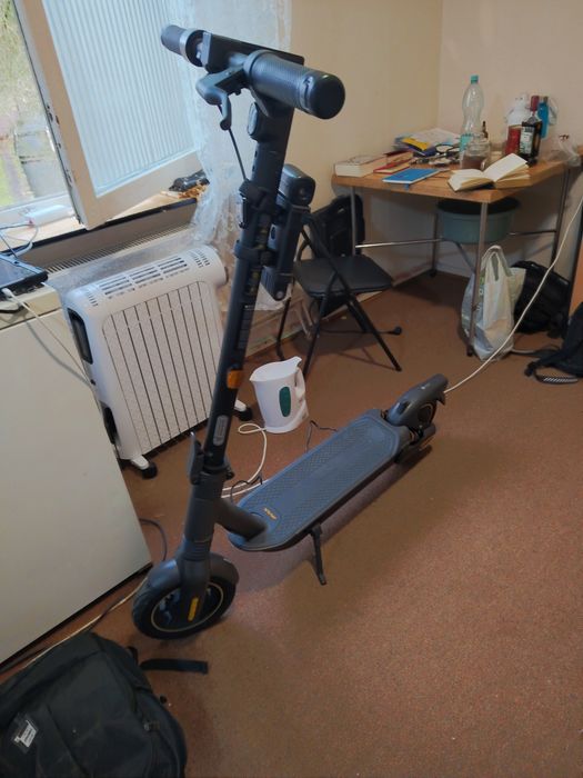 Nowa hulajnoga  Ninebot 900 W. MOCNA bateria 15 AhW. Zasięg max 65 km