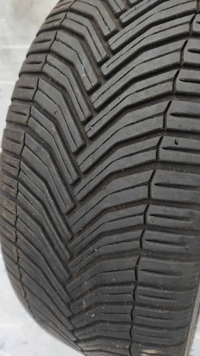 Opona Całoroczna 225/40/19 Michelin 2020r