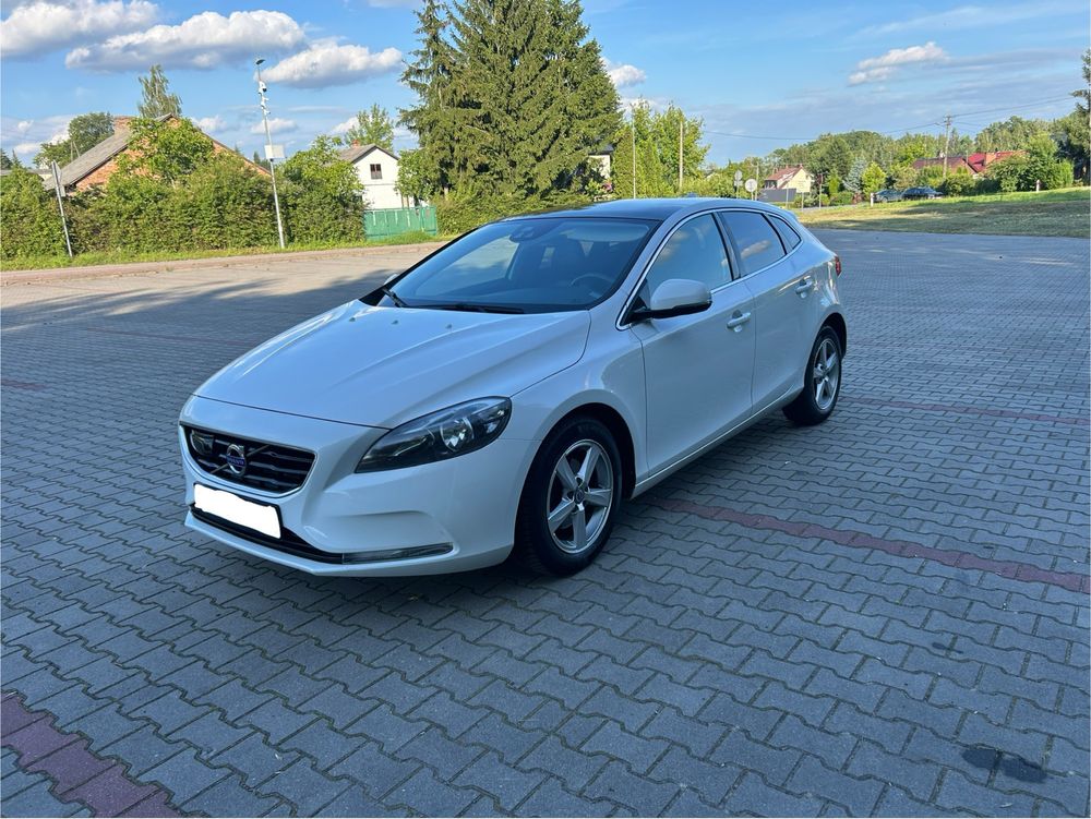 Volvo V40 1.6 D2 Momentum Panorana Kamera Navi Radar Blis Skóra Led