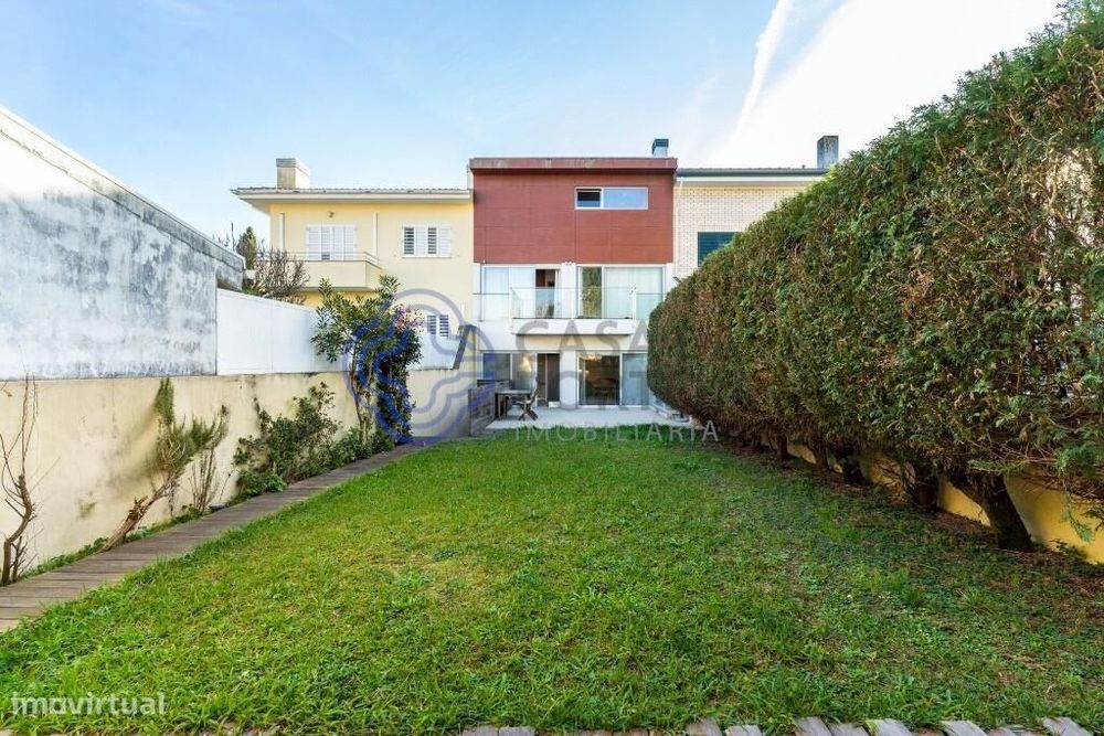 Moradia T3 Contemporânea com Jardim e Terraço | Senhora da Hora
