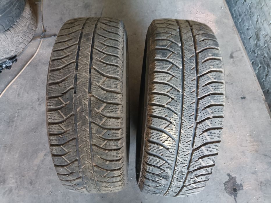 Пара покрышек 195/65 R15 .