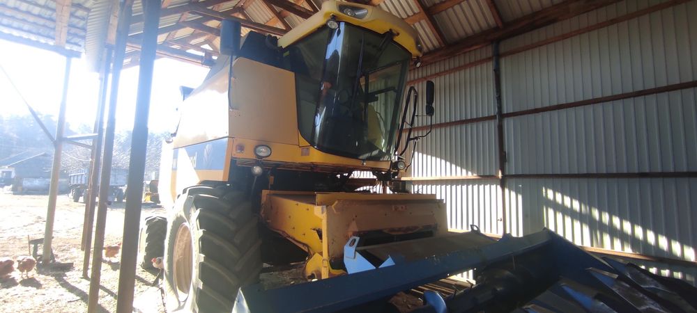 Комбайн New Holland TC5080