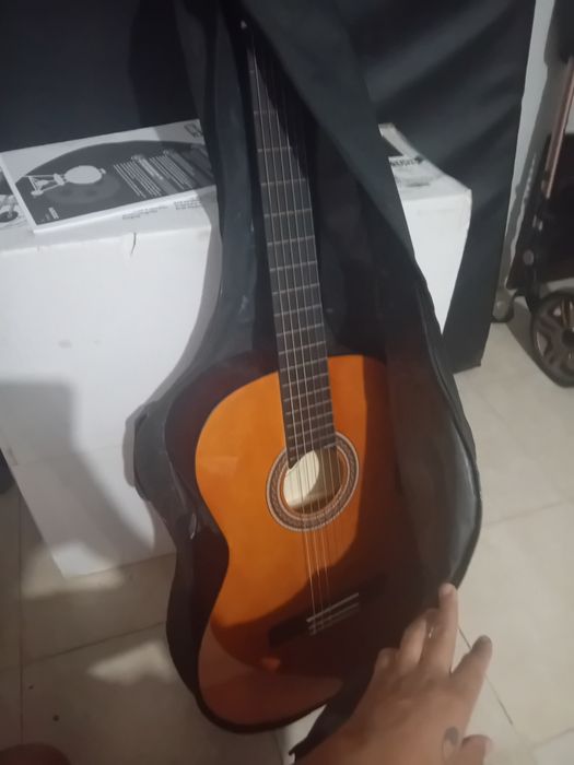 Violão novo valencia