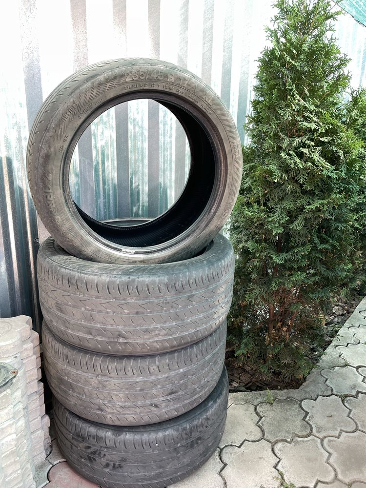 Продам резину 235/45 r17 Gislaved