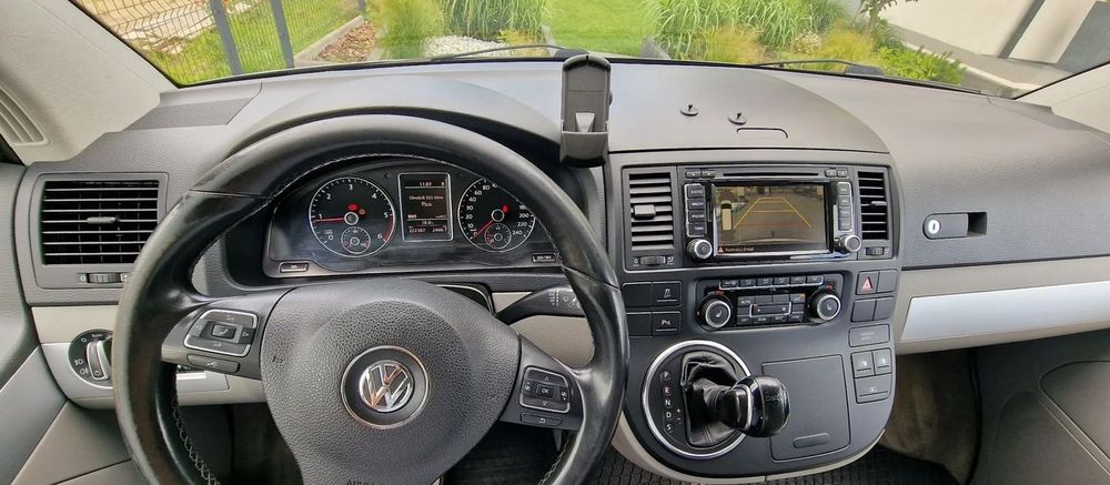 Продаю Volkswagen Multivan 2012 року.